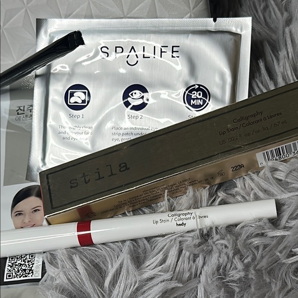 Ipsy Bag & Beauty Bundle Stila Calligraphy Lip Stain HEDY & Clean Soft Laundry + - Picture 6 of 13
